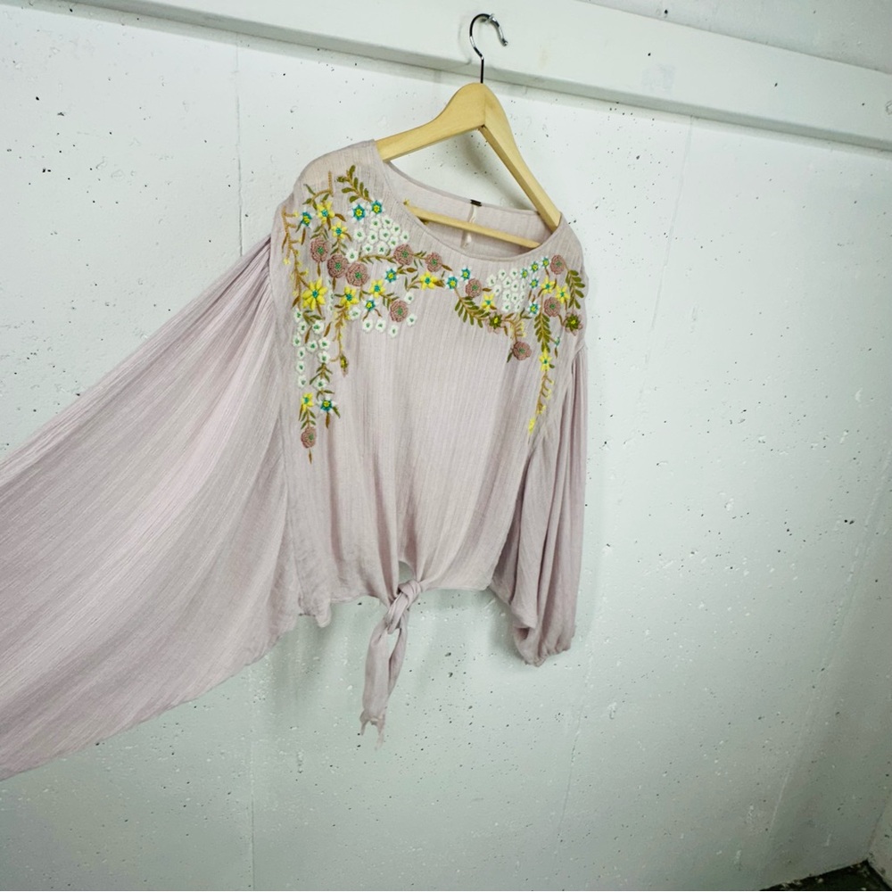Free People size XS Up And Away Embroidered Lavender Bat Wing Blouse - Picture 6 of 14